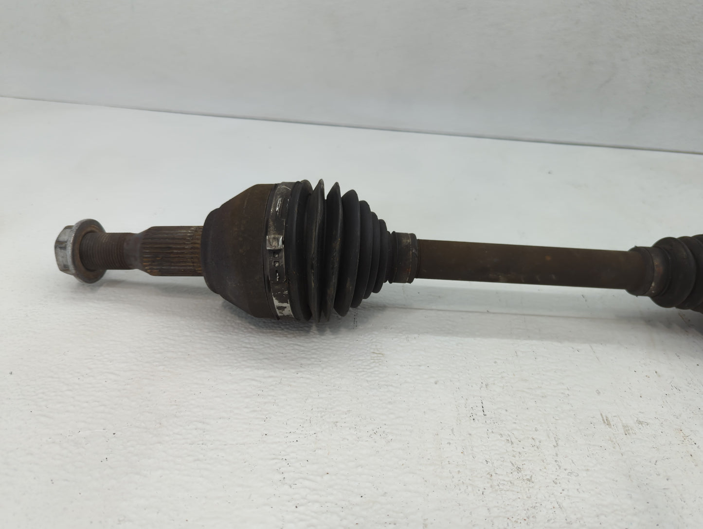 2017-2017 Chevrolet Traverse Axle Shaft Front Passenger Cv C/v - Oemusedautoparts1.com