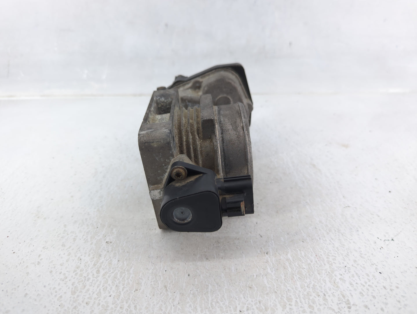 2010 Chevrolet Traverse Throttle Body P/N:0419362 3L5E-AD Fits Fits 2007 2008 2009 2011 OEM Used Auto Parts - Oemusedautopar