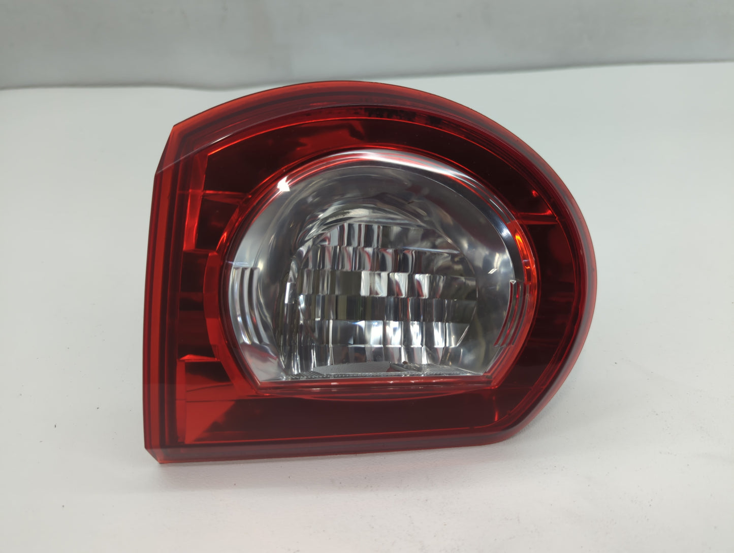 2010 Chevrolet Traverse Tail Light Assembly Passenger Right OEM P/N:25952323 Fits OEM Used Auto Parts - Oemusedautoparts1.co