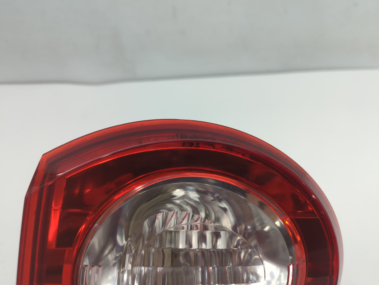 2010 Chevrolet Traverse Tail Light Assembly Passenger Right OEM P/N:25952323 Fits OEM Used Auto Parts - Oemusedautoparts1.co