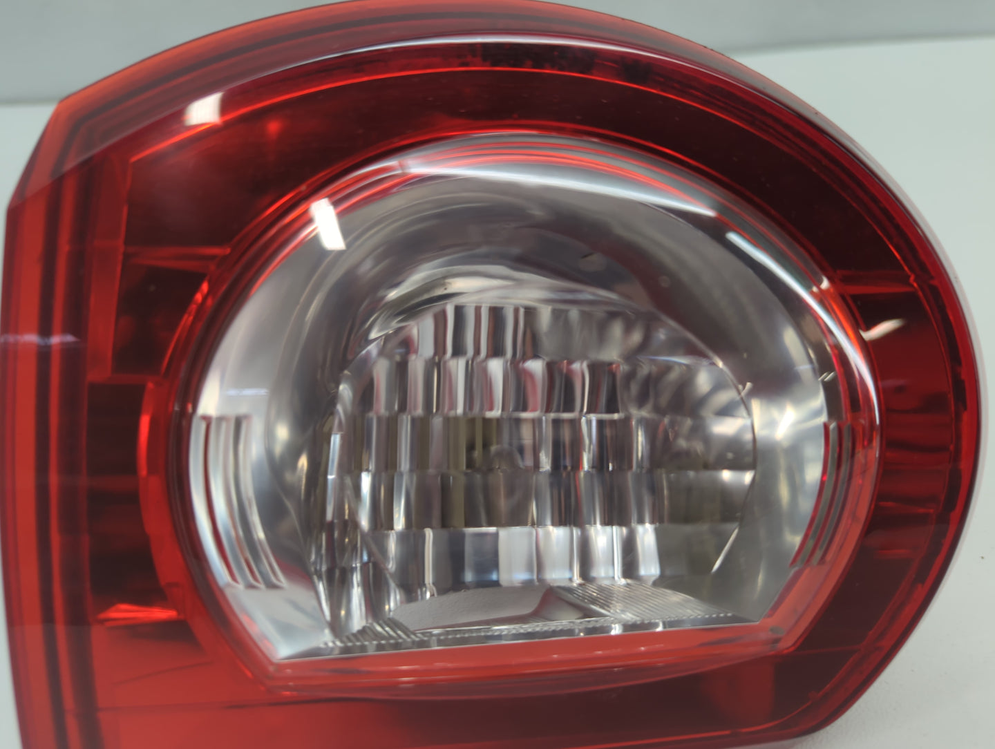 2010 Chevrolet Traverse Tail Light Assembly Passenger Right OEM P/N:25952323 Fits OEM Used Auto Parts - Oemusedautoparts1.co
