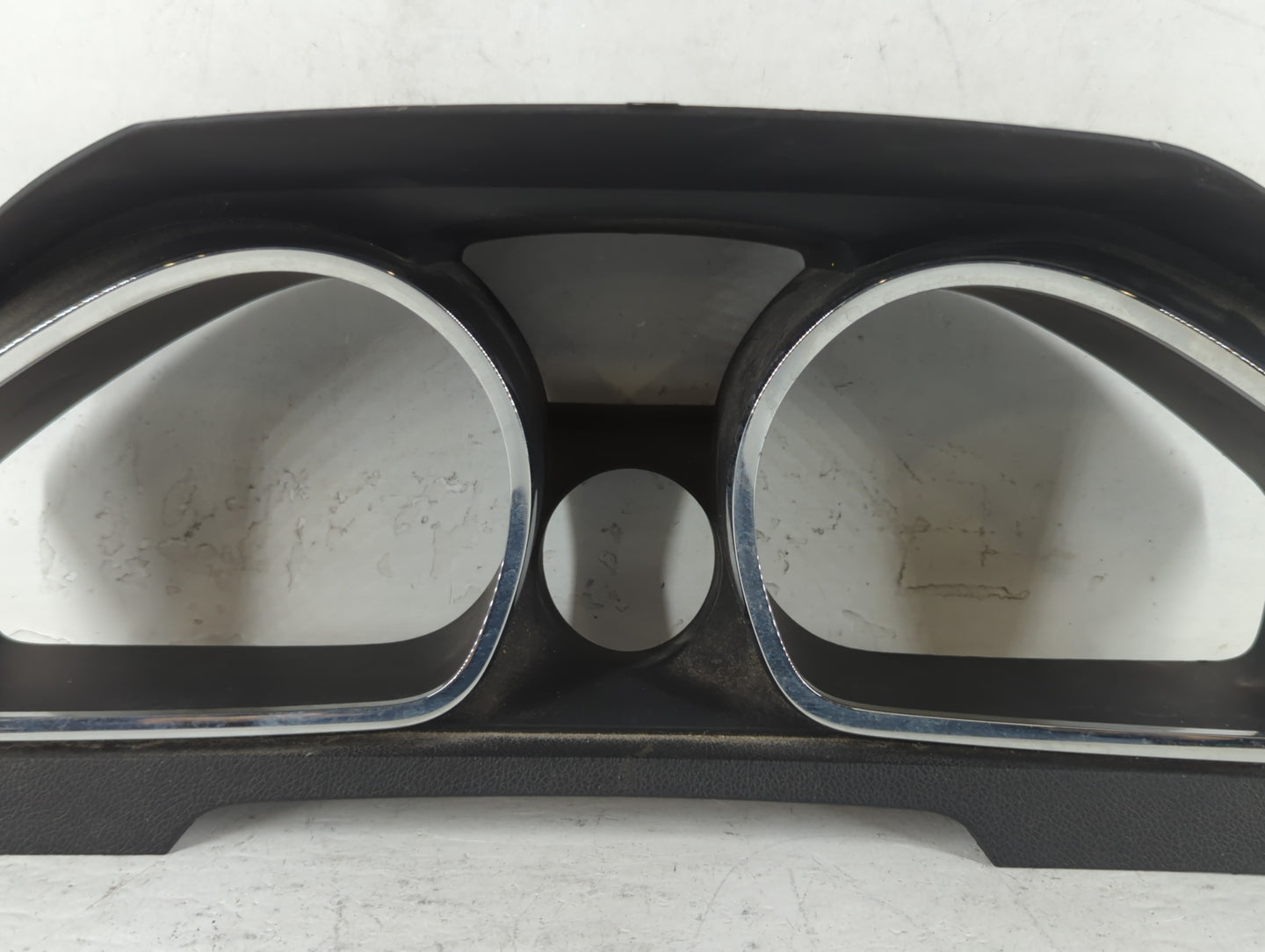 2010 Chevrolet Traverse Radio Climate Panel Bezel - Oemusedautoparts1.com