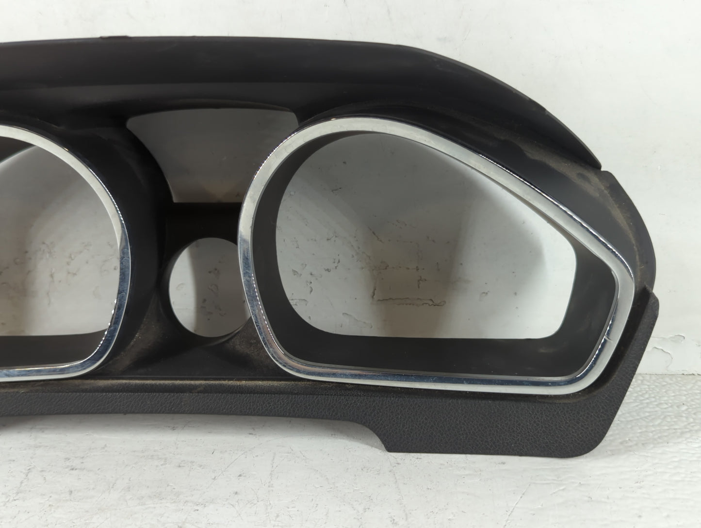 2010 Chevrolet Traverse Radio Climate Panel Bezel - Oemusedautoparts1.com