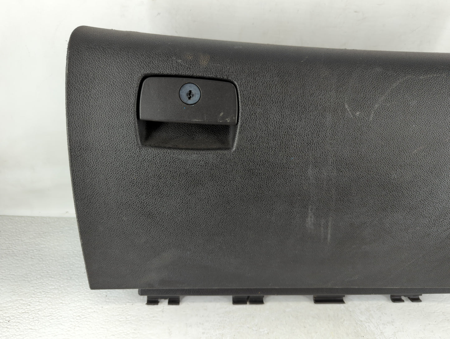2010 Chevrolet Traverse Passenger Glove Box Door Storage Compartment 693769 - Oemusedautoparts1.com