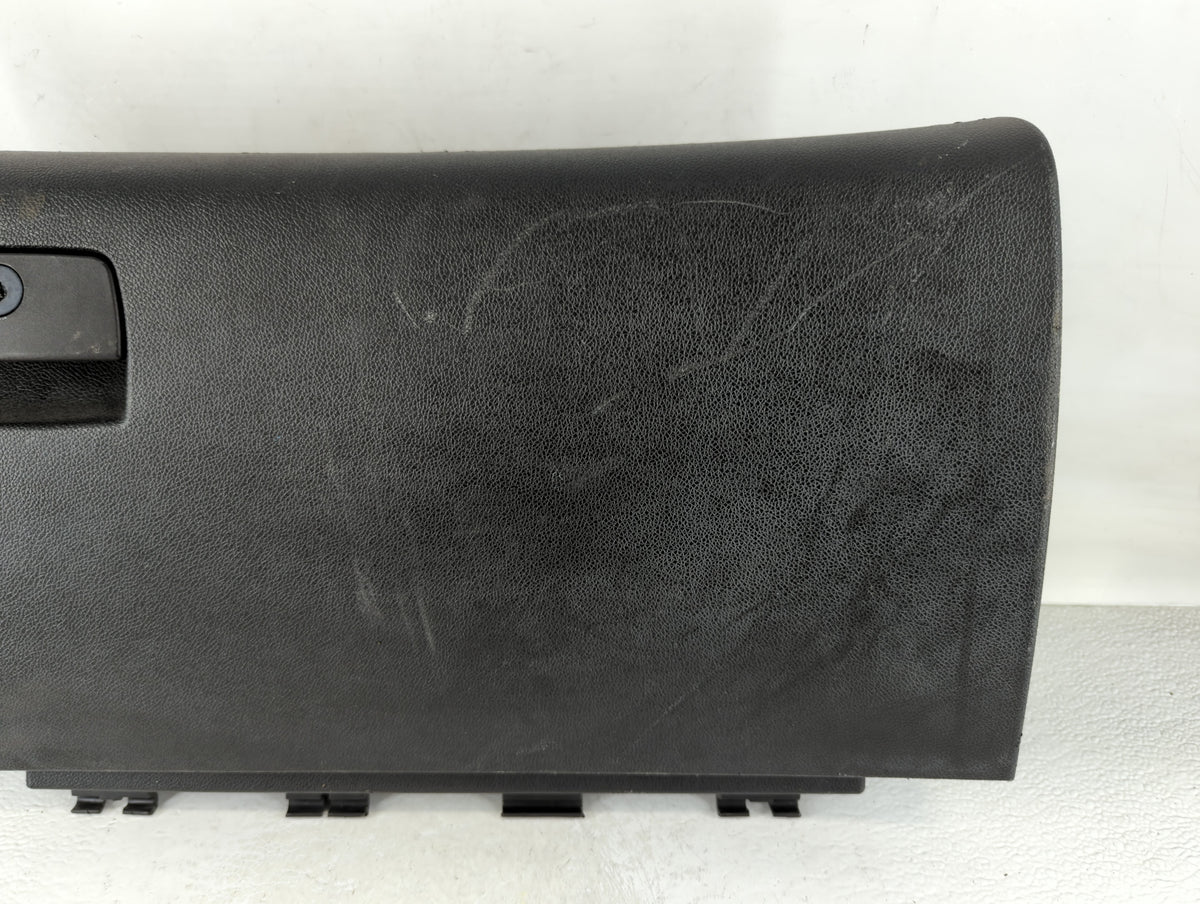 2010 Chevrolet Traverse Passenger Glove Box Door Storage Compartment 693769 - Oemusedautoparts1.com