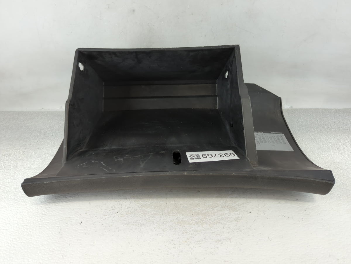 2010 Chevrolet Traverse Passenger Glove Box Door Storage Compartment 693769 - Oemusedautoparts1.com