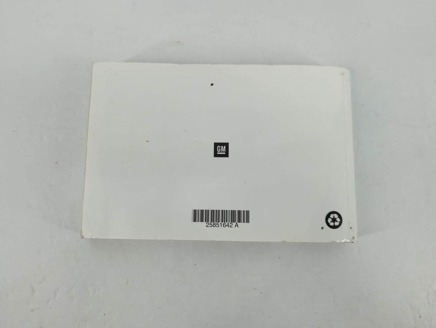 2010 Chevrolet Traverse Owners Manual Book Guide P/N:25851642 A OEM Used Auto Parts - Oemusedautoparts1.com