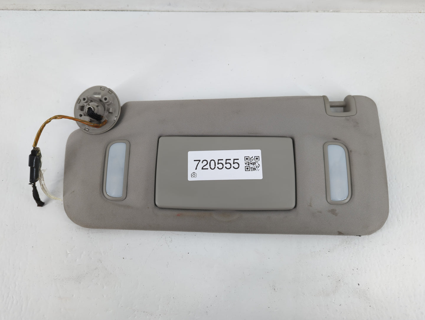 2010 Chevrolet Traverse Sun Visor Shade Replacement Driver Left Mirror Fits OEM Used Auto Parts - Oemusedautoparts1.com