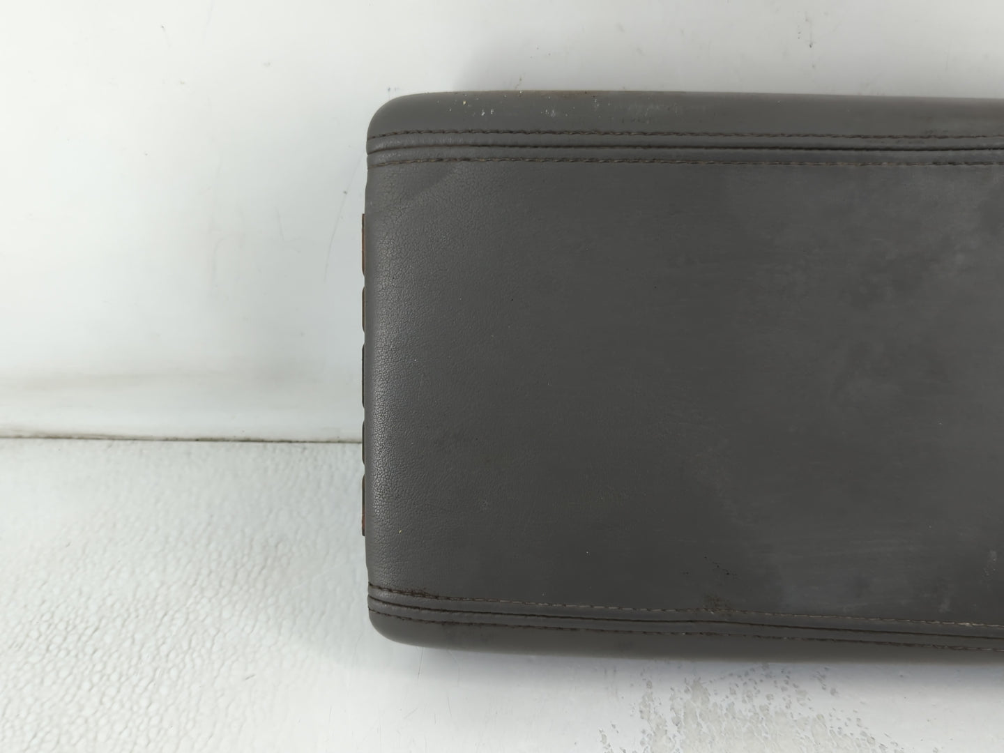 2010 Chevrolet Traverse Center Console Armrest Cover Lid Fits OEM Used Auto Parts - Oemusedautoparts1.com