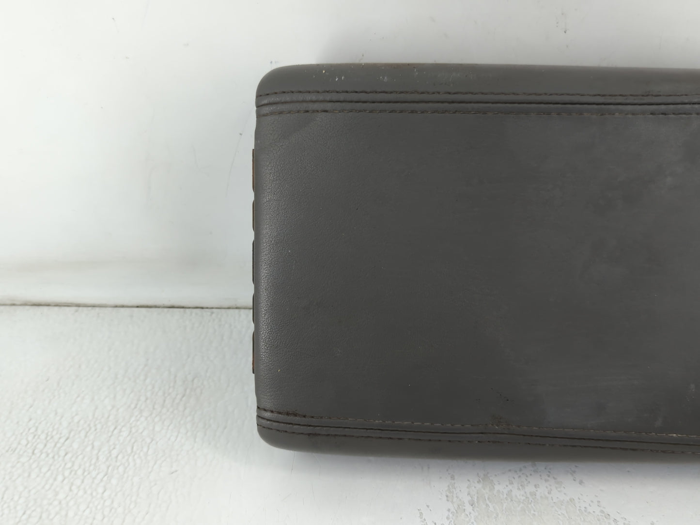 2010 Chevrolet Traverse Center Console Armrest Cover Lid Fits OEM Used Auto Parts - Oemusedautoparts1.com