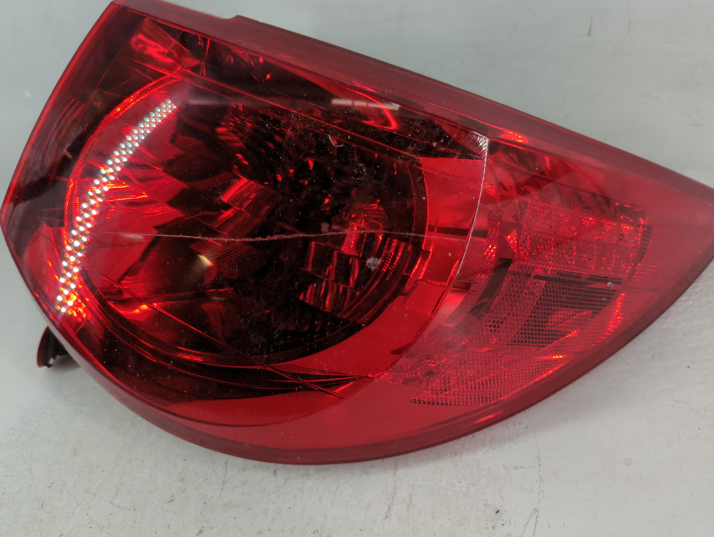 2010 Chevrolet Traverse Tail Light Assembly Passenger Right OEM P/N:34T543809 ZFY-00928-GM Fits OEM Used Auto Parts - Oemuse