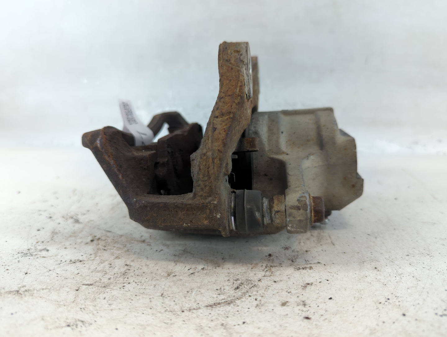 2017-2017 Chevrolet Traverse Front Driver Left Brake Caliper - Oemusedautoparts1.com