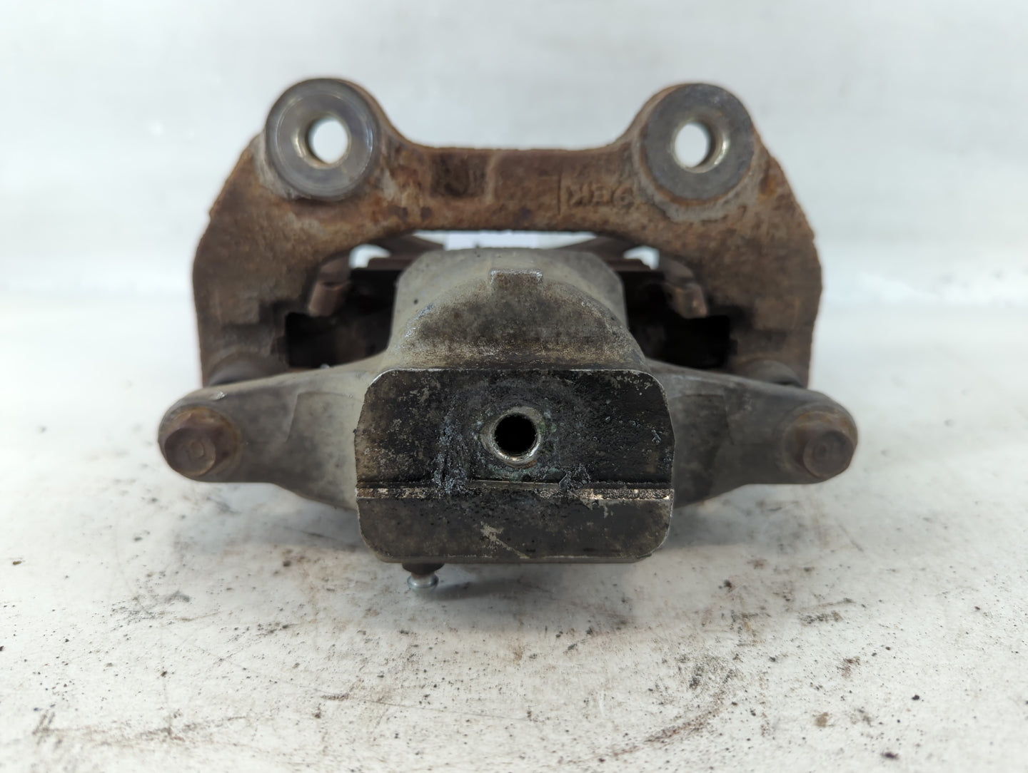 2017-2017 Chevrolet Traverse Front Driver Left Brake Caliper - Oemusedautoparts1.com