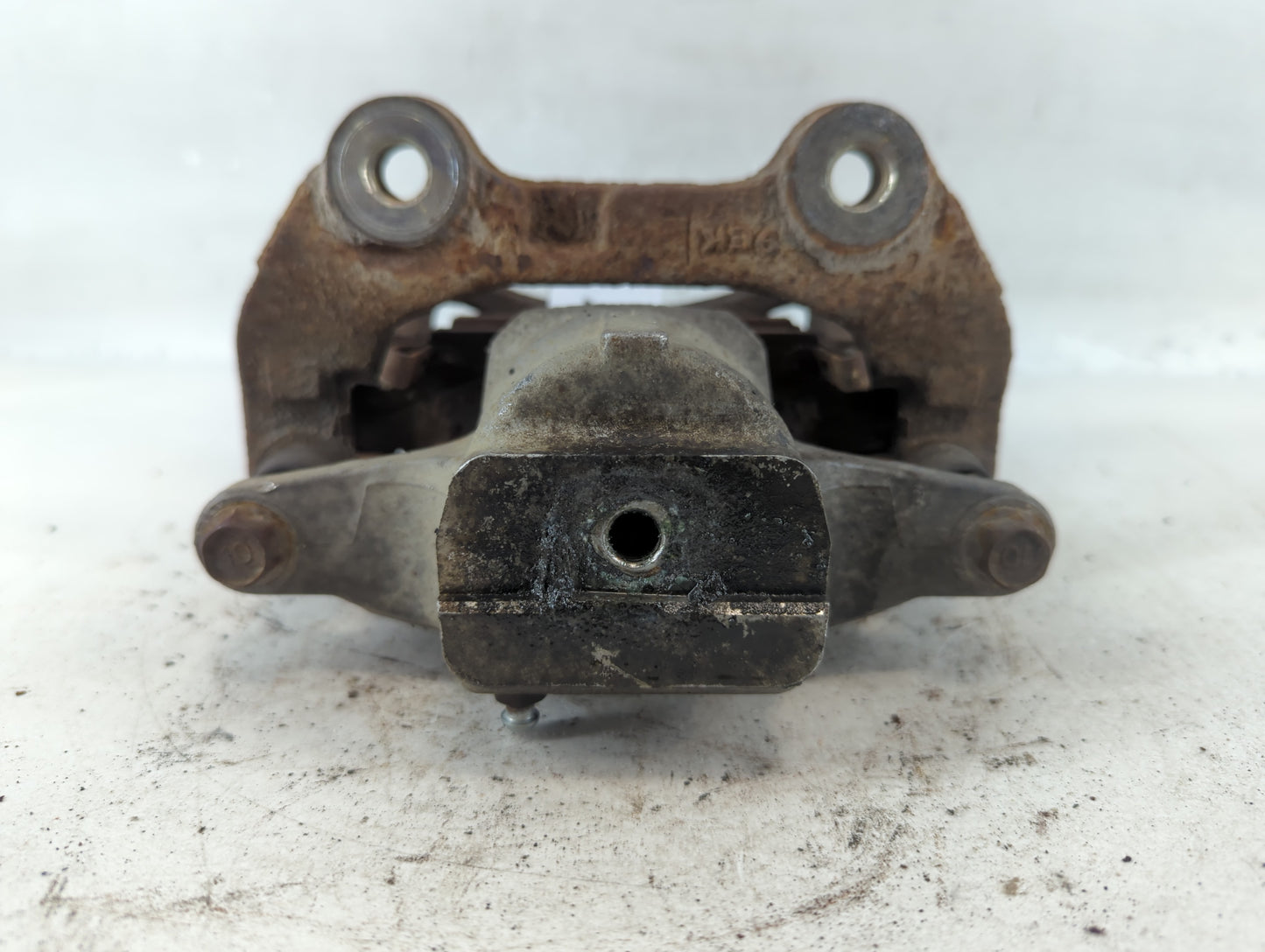 2017-2017 Chevrolet Traverse Front Driver Left Brake Caliper - Oemusedautoparts1.com