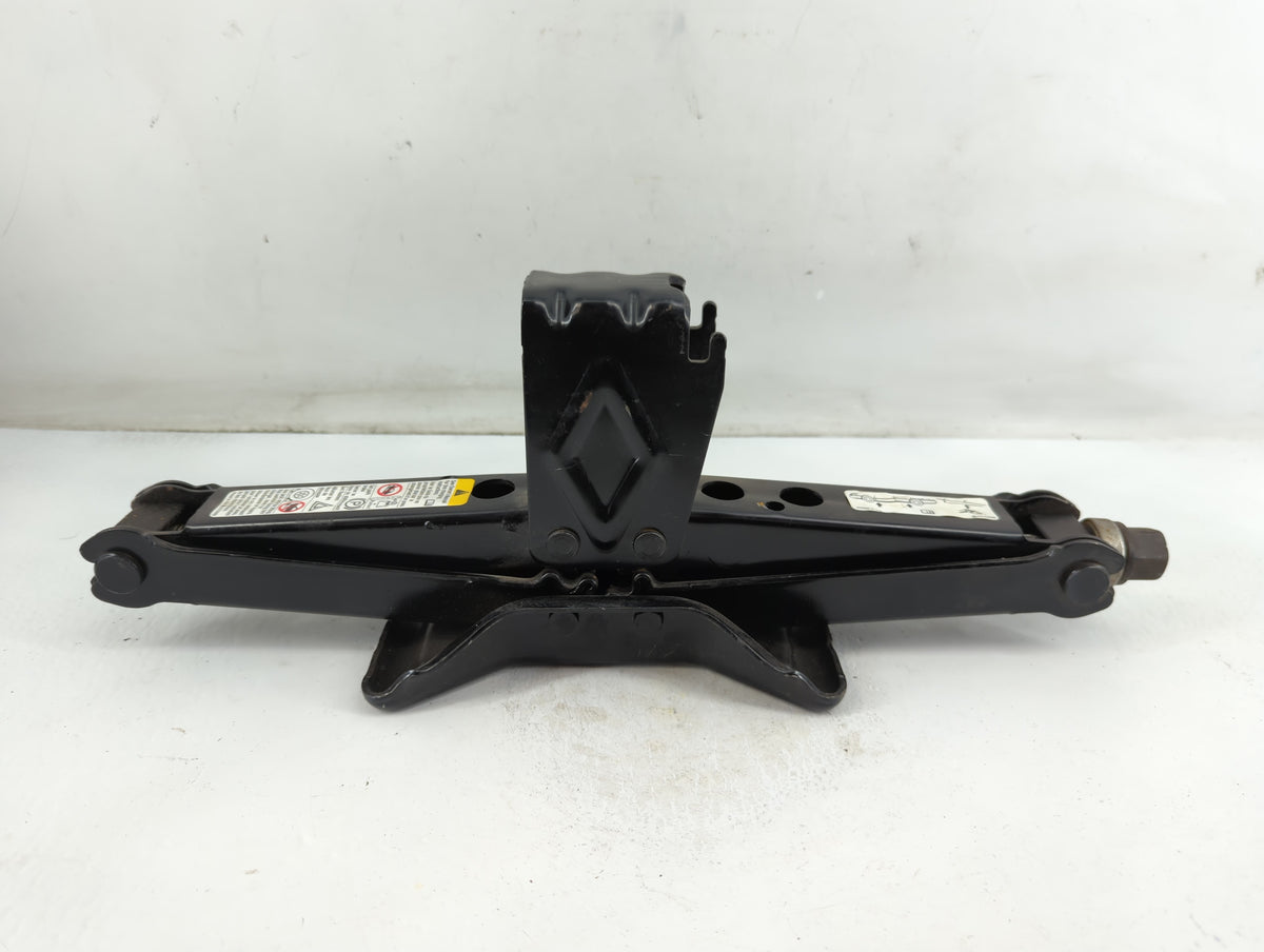 2010 Chevrolet Traverse Spare Scissor Car Jack 886708 - Oemusedautoparts1.com