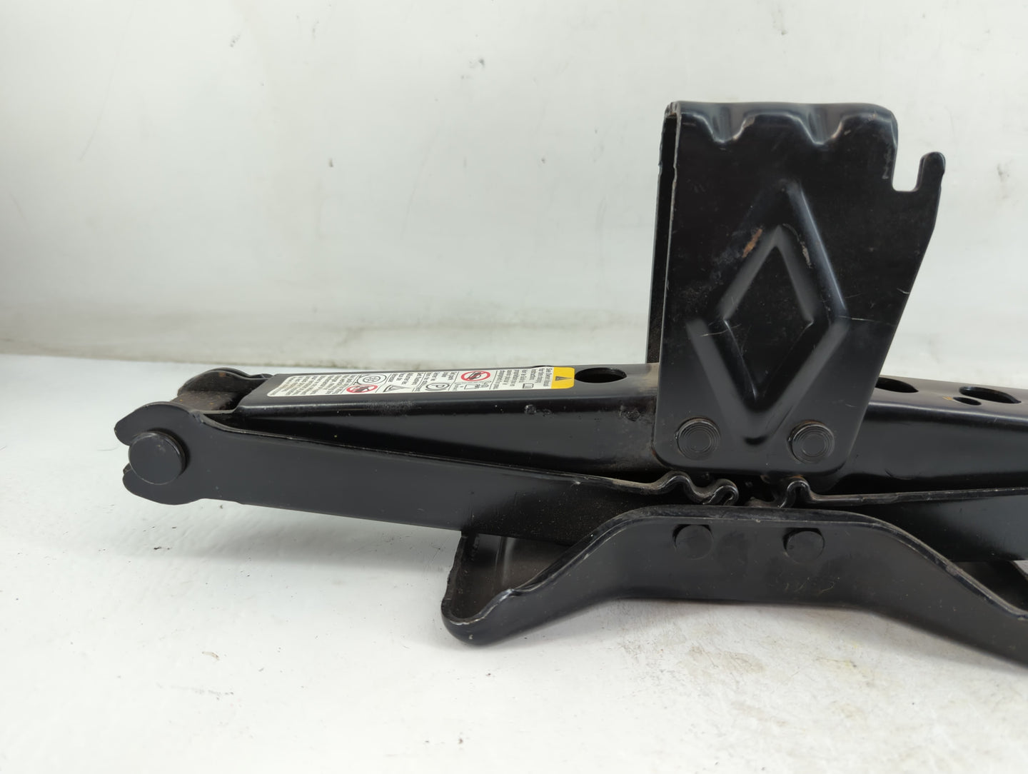 2010 Chevrolet Traverse Spare Scissor Car Jack 886708 - Oemusedautoparts1.com