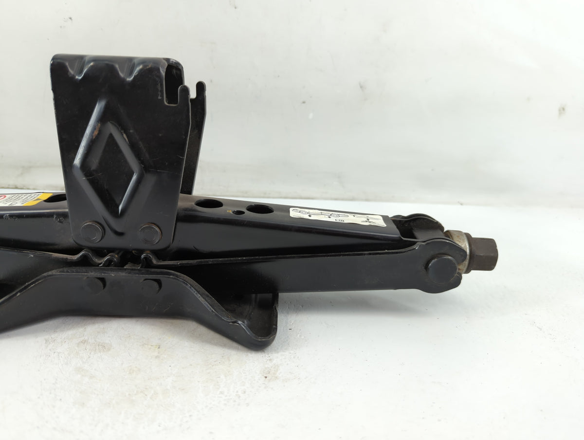 2010 Chevrolet Traverse Spare Scissor Car Jack 886708 - Oemusedautoparts1.com