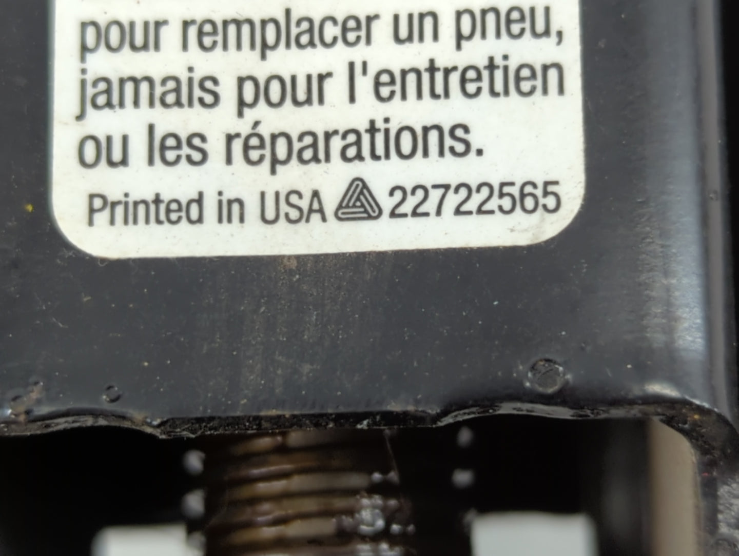 2010 Chevrolet Traverse Spare Scissor Car Jack 886708 - Oemusedautoparts1.com