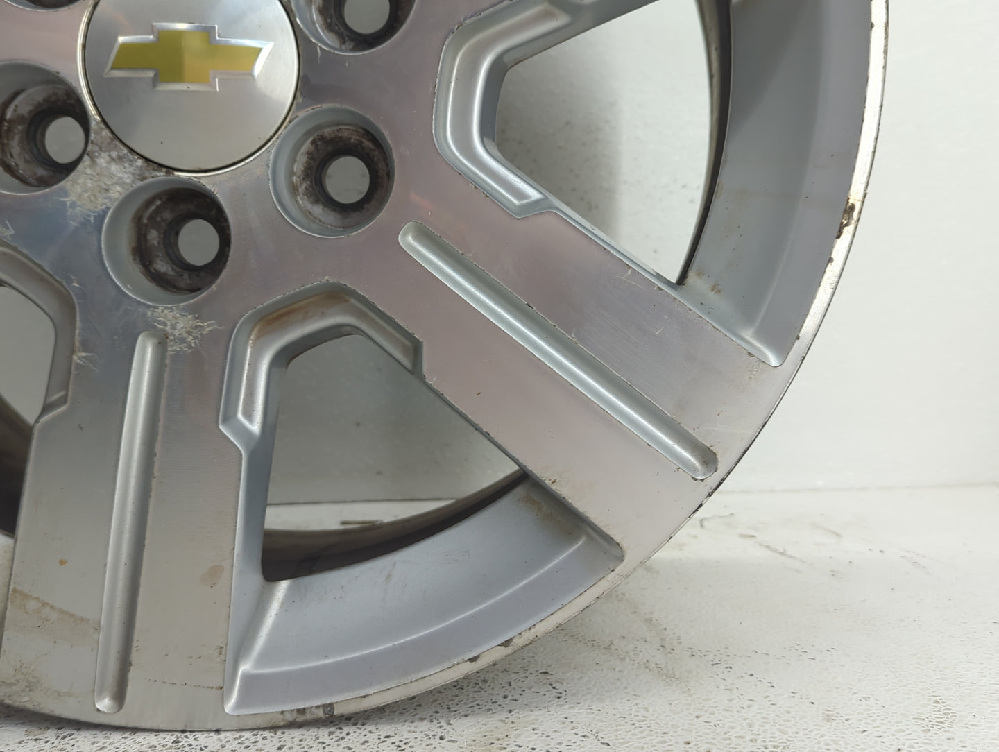 2010 Chevrolet Traverse Oem Wheel Rim Silver - Oemusedautoparts1.com