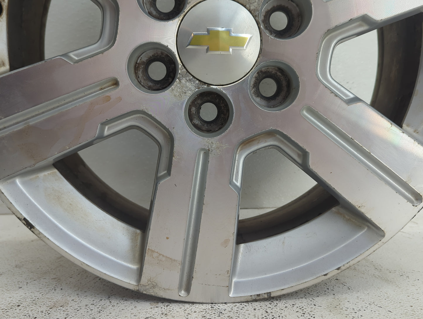 2010 Chevrolet Traverse Oem Wheel Rim Silver - Oemusedautoparts1.com