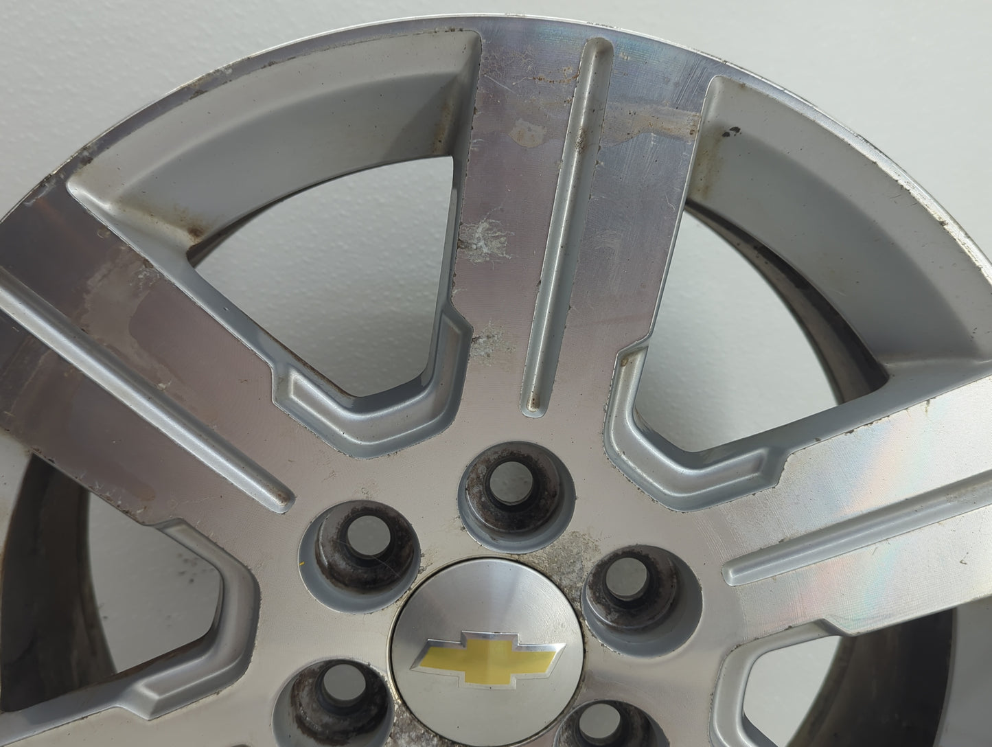 2010 Chevrolet Traverse Oem Wheel Rim Silver - Oemusedautoparts1.com