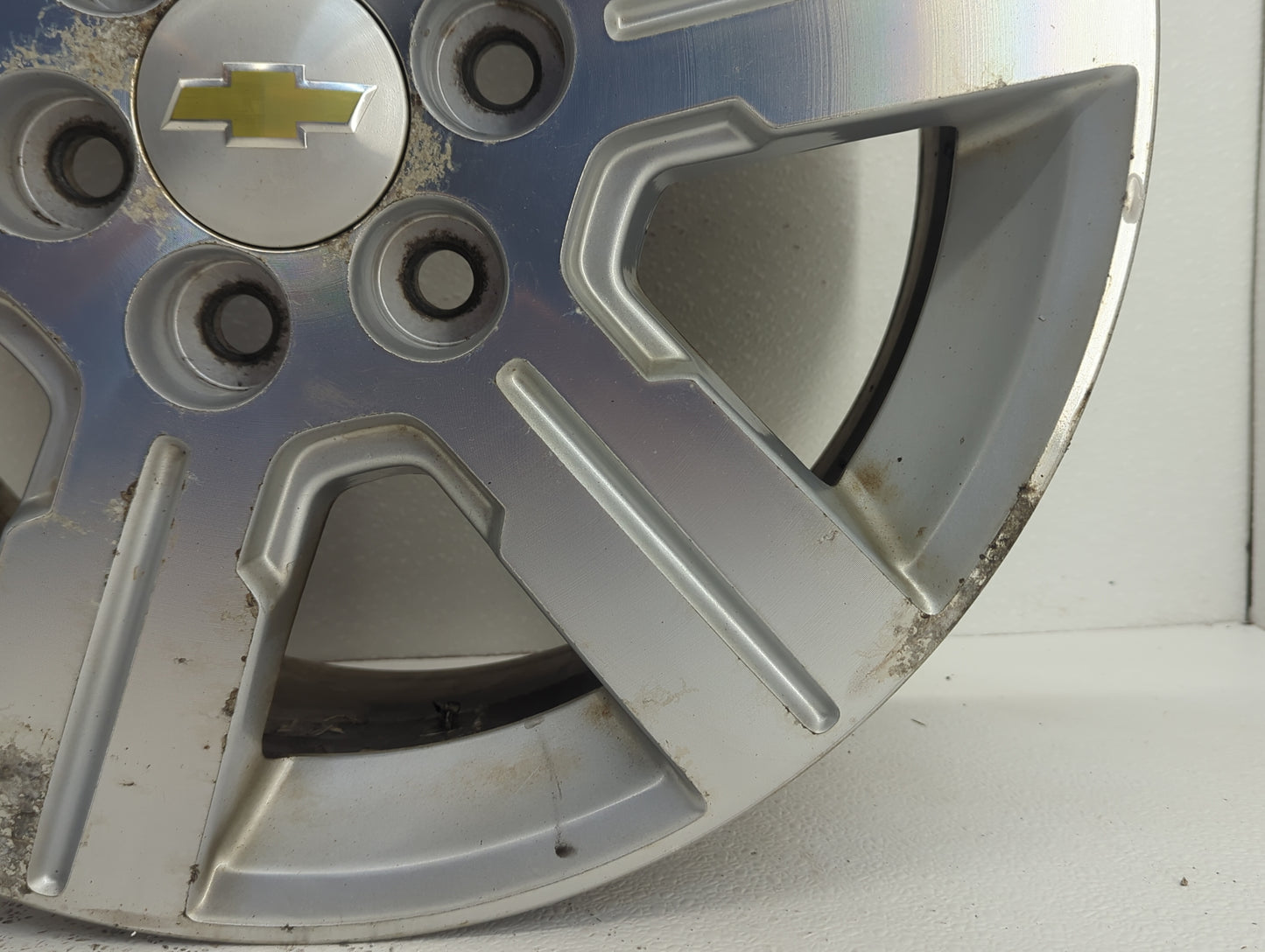 2010 Chevrolet Traverse Oem Wheel Rim Silver - Oemusedautoparts1.com