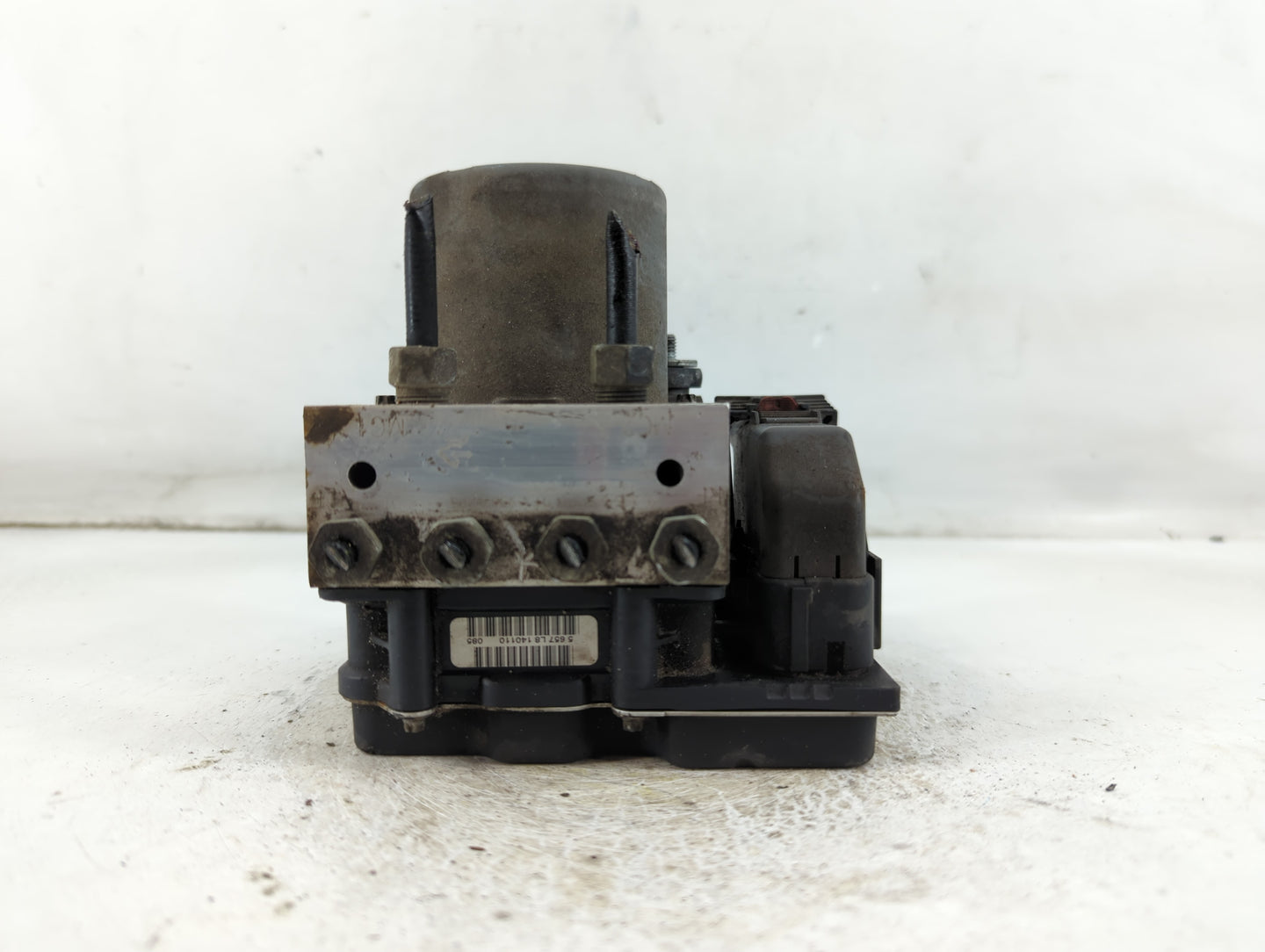 2010 Chevrolet Traverse ABS Pump Control Module Replacement P/N:25840315 0 265 230 111 01 Fits OEM Used Auto Parts - Oemused