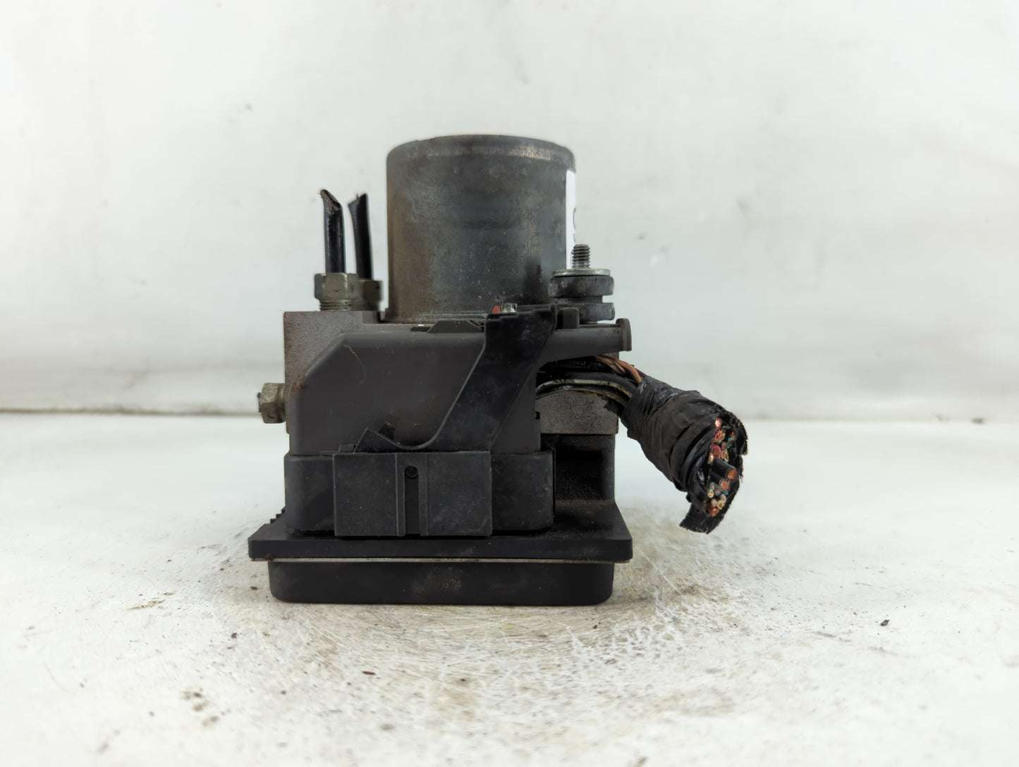 2010 Chevrolet Traverse ABS Pump Control Module Replacement P/N:25840315 0 265 230 111 01 Fits OEM Used Auto Parts - Oemused