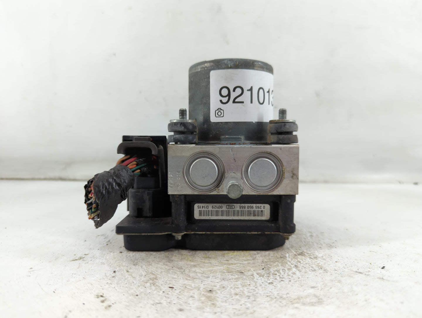 2010 Chevrolet Traverse ABS Pump Control Module Replacement P/N:25840315 0 265 230 111 01 Fits OEM Used Auto Parts - Oemused