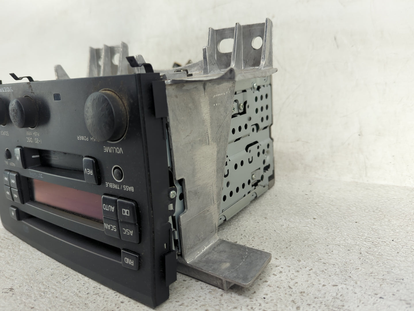 2010 Chrysler 200 Radio AM FM Cd Player Receiver Replacement P/N:30657700-1 Fits OEM Used Auto Parts - Oemusedautoparts1.com