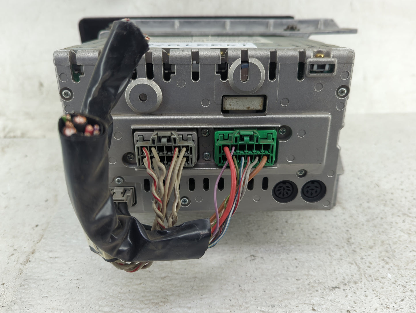 2010 Chrysler 200 Radio AM FM Cd Player Receiver Replacement P/N:30657700-1 Fits OEM Used Auto Parts - Oemusedautoparts1.com