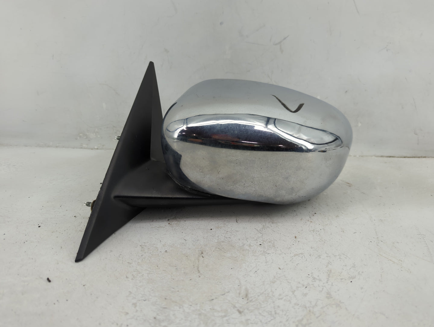 2007-2010 Chrysler 300 Driver Side View Mirror - Left Door Mirror OEM Used - Oemusedautoparts1.com