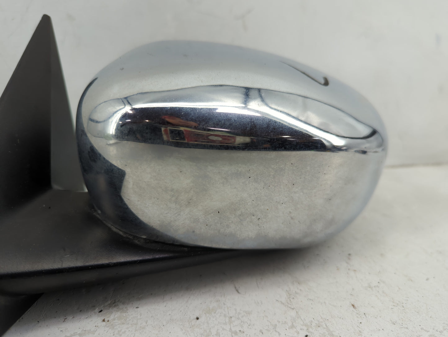 2007-2010 Chrysler 300 Driver Side View Mirror - Left Door Mirror OEM Used - Oemusedautoparts1.com