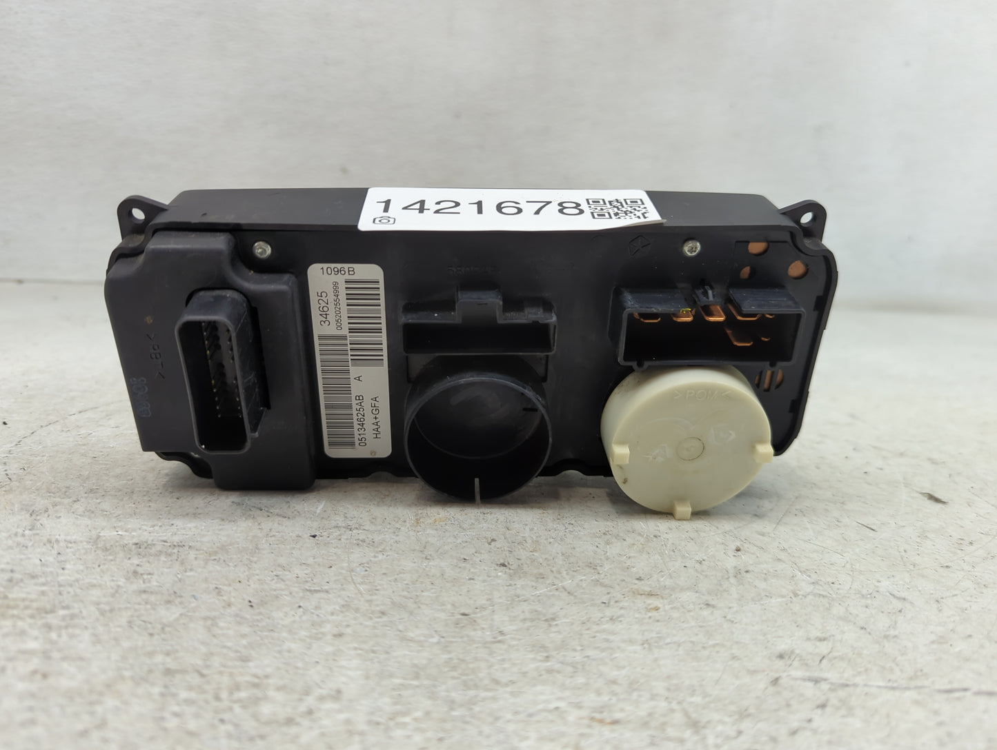 2008-2010 Chrysler 300 Climate Control Module Temperature AC/Heater Replacement P/N:P05134625AB Fits Fits 2008 2009 2010 OEM