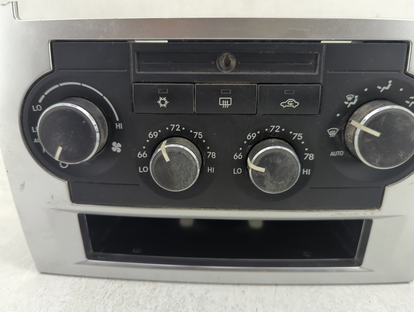 2008-2010 Chrysler 300 Climate Control Module Temperature AC/Heater Replacement P/N:P55111872AD HAF06.00.04 Fits OEM Used Au