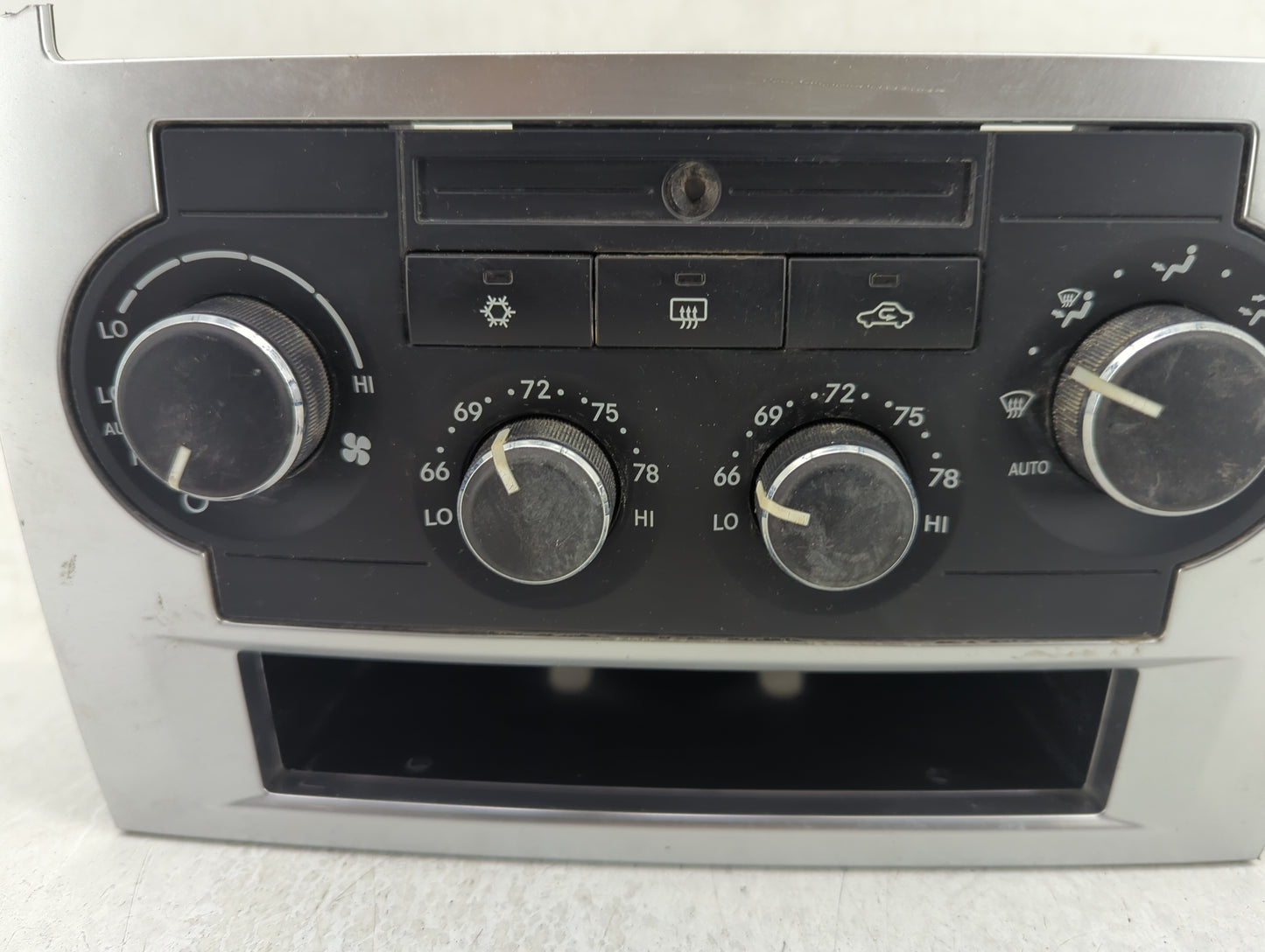 2008-2010 Chrysler 300 Climate Control Module Temperature AC/Heater Replacement P/N:P55111872AD HAF06.00.04 Fits OEM Used Au