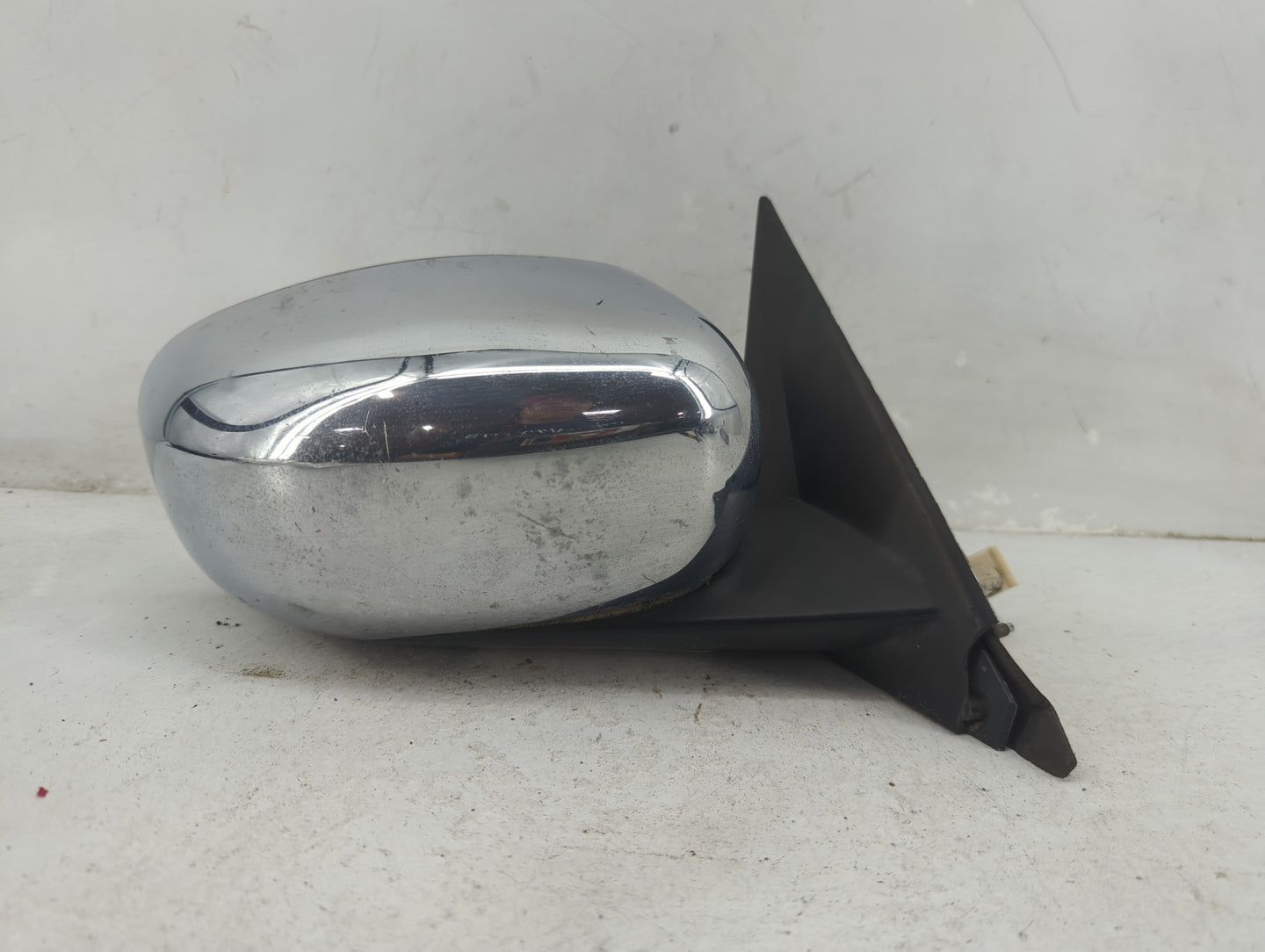 2010 Chrysler 300 Passenger Side View Mirror - Right Door Mirror OEM Used - Oemusedautoparts1.com