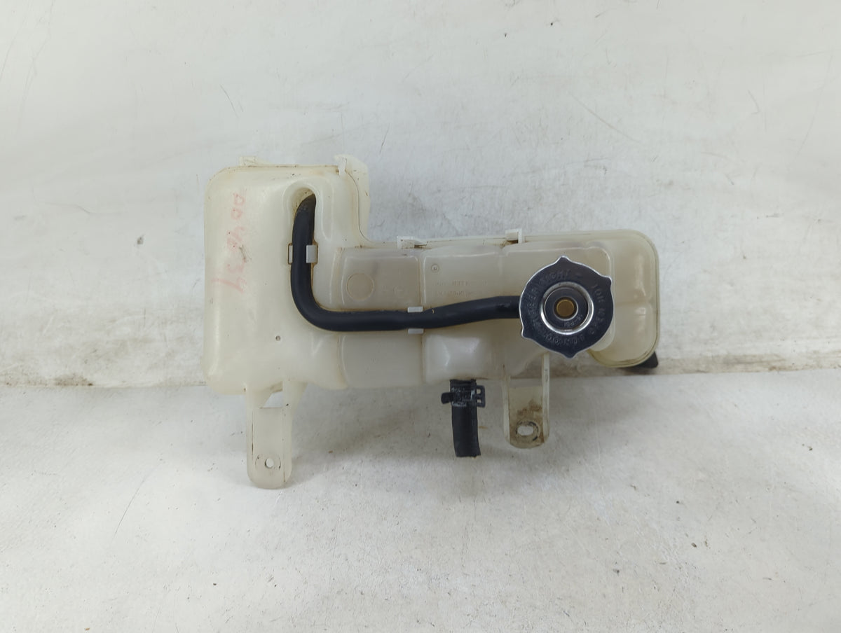 2006-2010 Chrysler 300 Radiator Coolant Overflow Expansion Tank Bottle 1466986 - Oemusedautoparts1.com