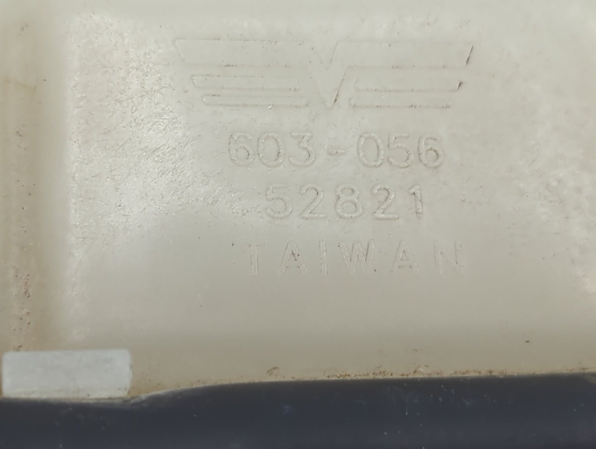 2006-2010 Chrysler 300 Radiator Coolant Overflow Expansion Tank Bottle 1466986 - Oemusedautoparts1.com