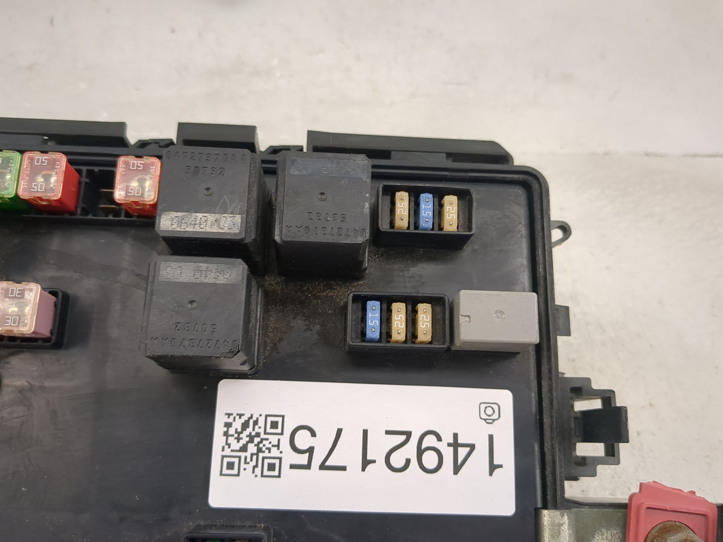 2010 Chrysler 300 Fusebox Fuse Box Relay Module Tipm - Oemusedautoparts1.com
