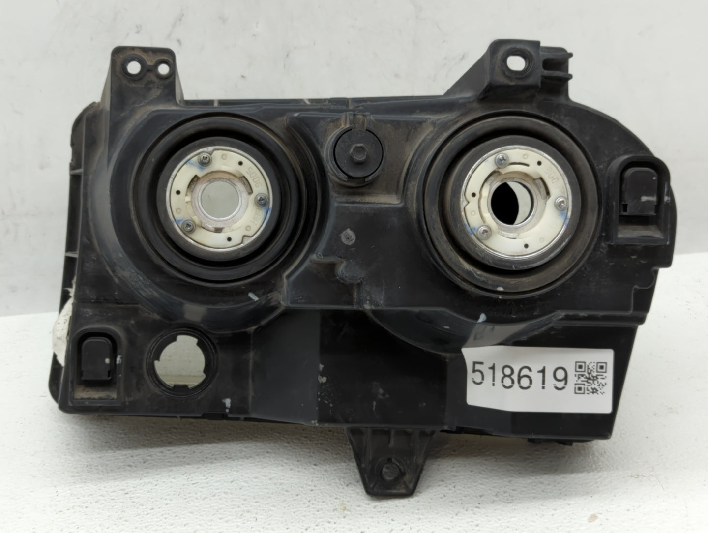 Chrysler 300 Passenger Right Oem Fog Light Lamp - Oemusedautoparts1.com