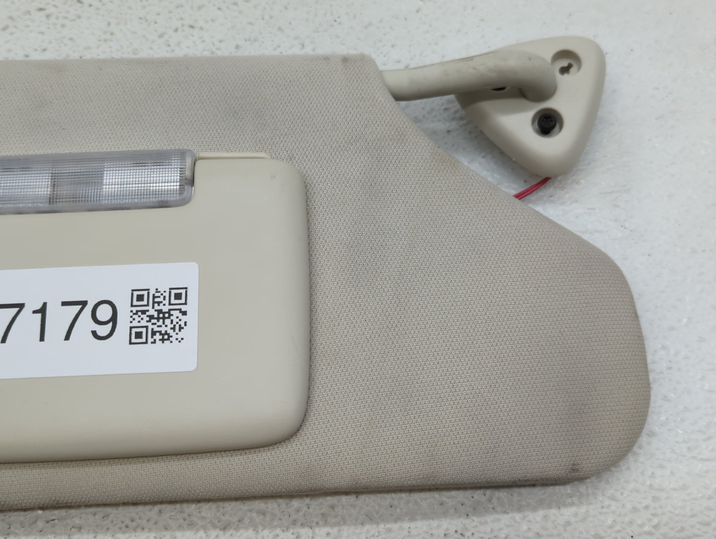 2008-2010 Chrysler 300 Sun Visor Shade Replacement Passenger Right Mirror Fits Fits 2008 2009 2010 OEM Used Auto Parts - Oem