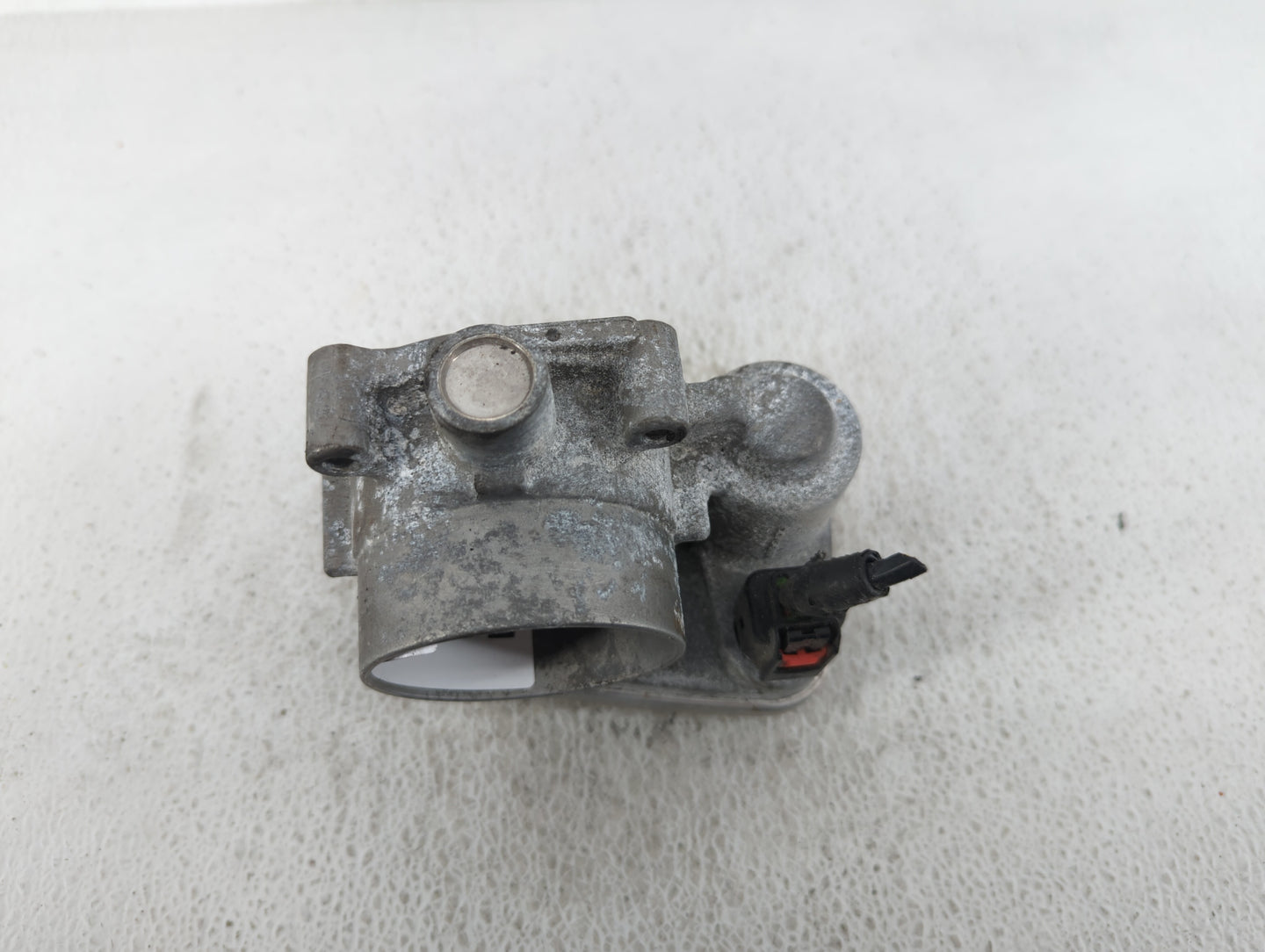 2006-2010 Chrysler 300 Throttle Body P/N:04861691AA Fits Fits 2006 2007 2008 2009 2010 2011 OEM Used Auto Parts - Oemusedaut