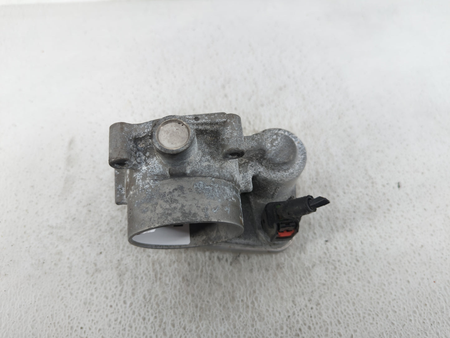 2006-2010 Chrysler 300 Throttle Body P/N:04861691AA Fits Fits 2006 2007 2008 2009 2010 2011 OEM Used Auto Parts - Oemusedaut