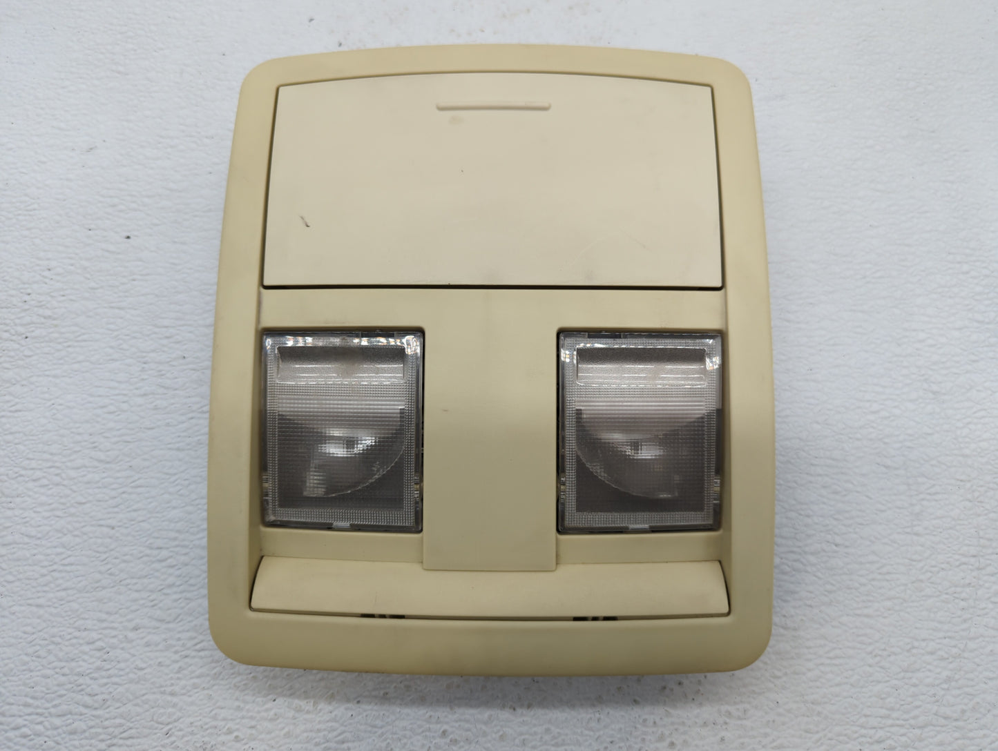 2010 Chrysler 300 Overhead Roof Console - Oemusedautoparts1.com