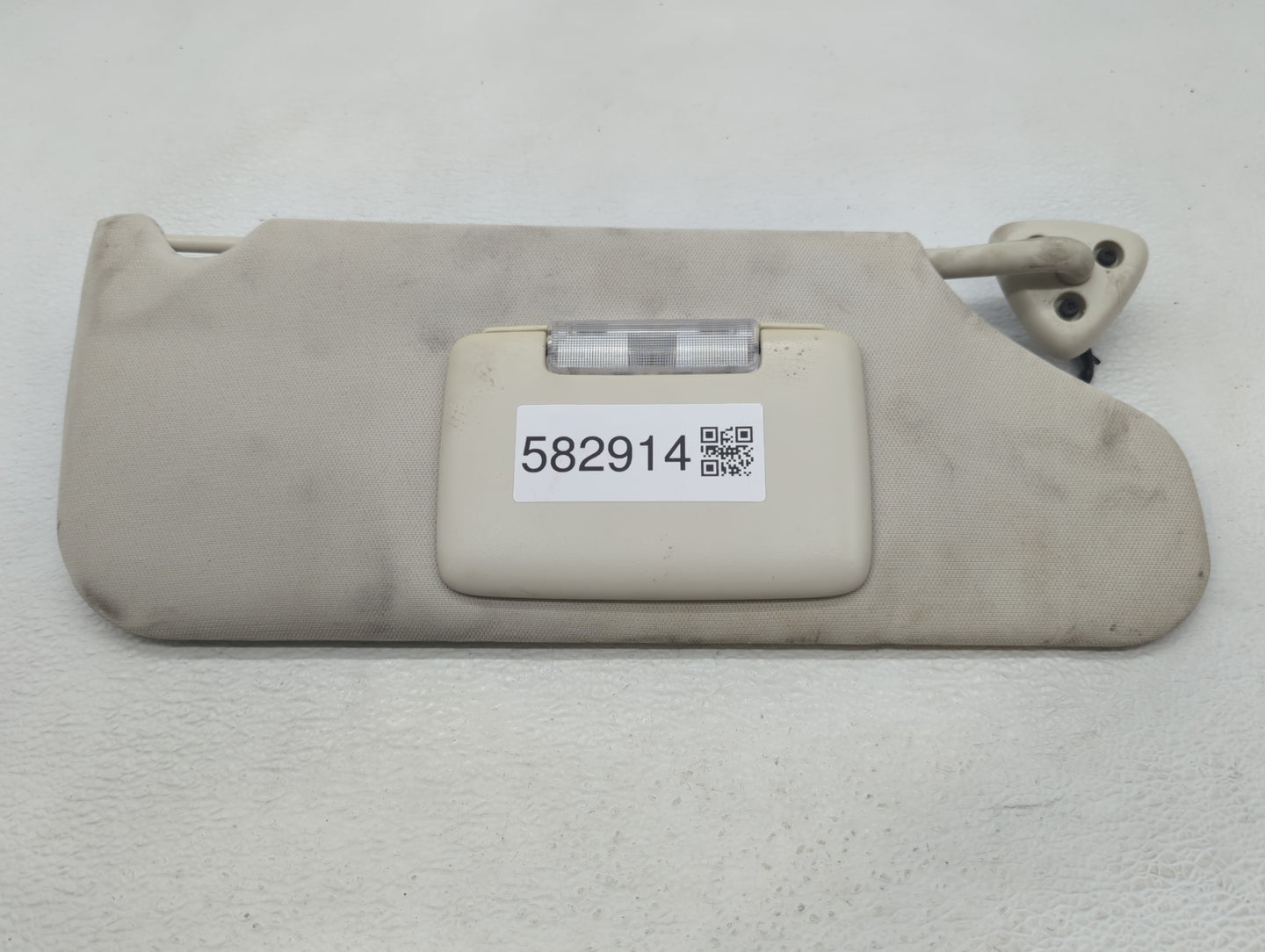 2008-2010 Chrysler 300 Sun Visor Shade Replacement Passenger Right Mirror Fits Fits 2008 2009 2010 OEM Used Auto Parts - Oem