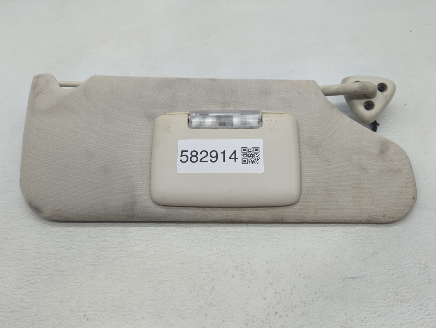 2008-2010 Chrysler 300 Sun Visor Shade Replacement Passenger Right Mirror Fits Fits 2008 2009 2010 OEM Used Auto Parts - Oem