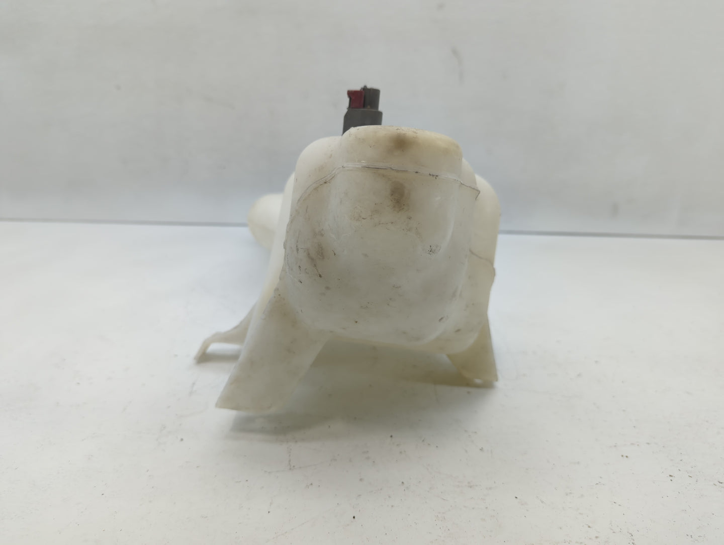 2006-2010 Chrysler 300 Windshield Washer Fluid Reservoir Bottle Oem - Oemusedautoparts1.com