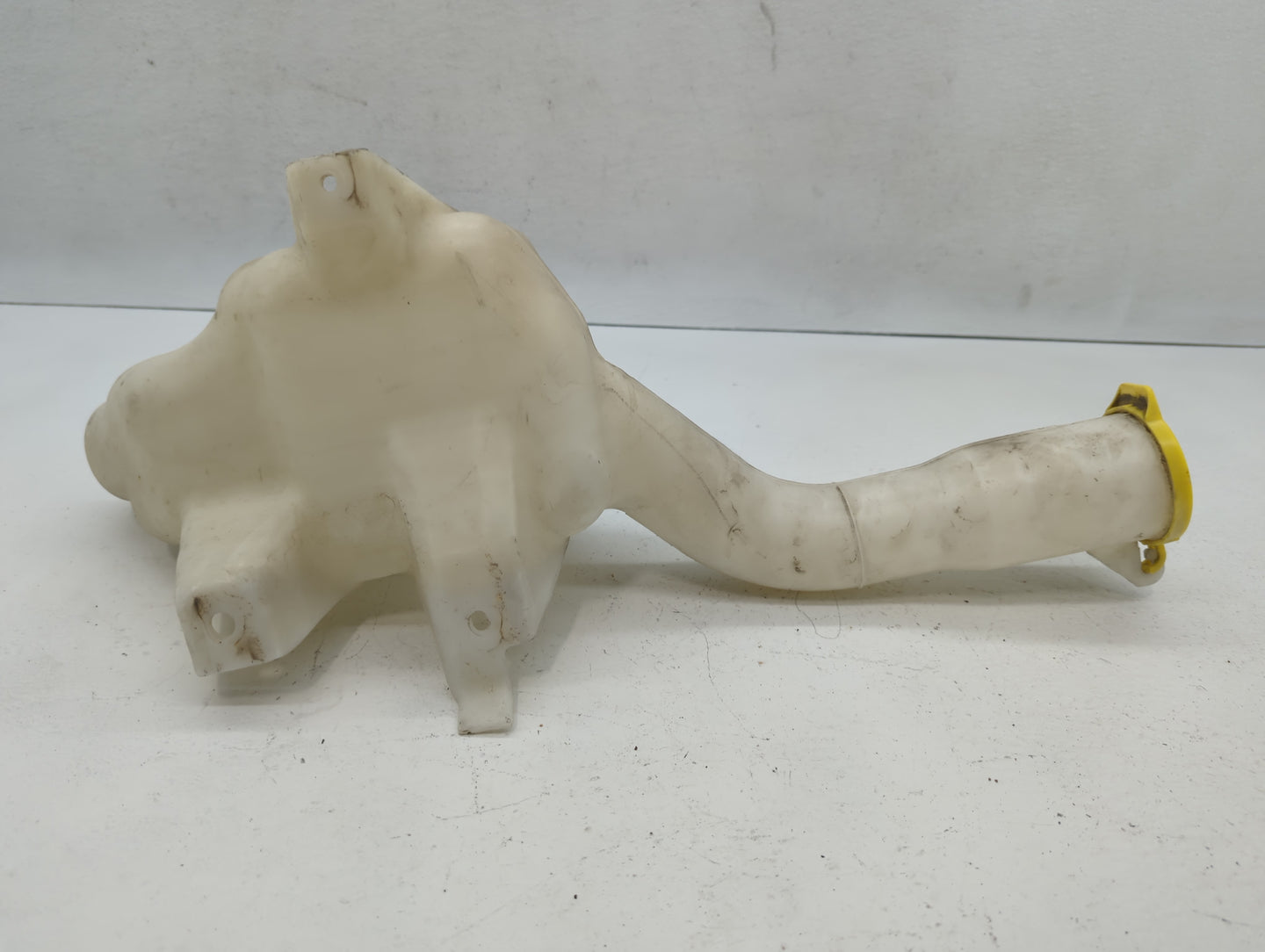 2006-2010 Chrysler 300 Windshield Washer Fluid Reservoir Bottle Oem - Oemusedautoparts1.com