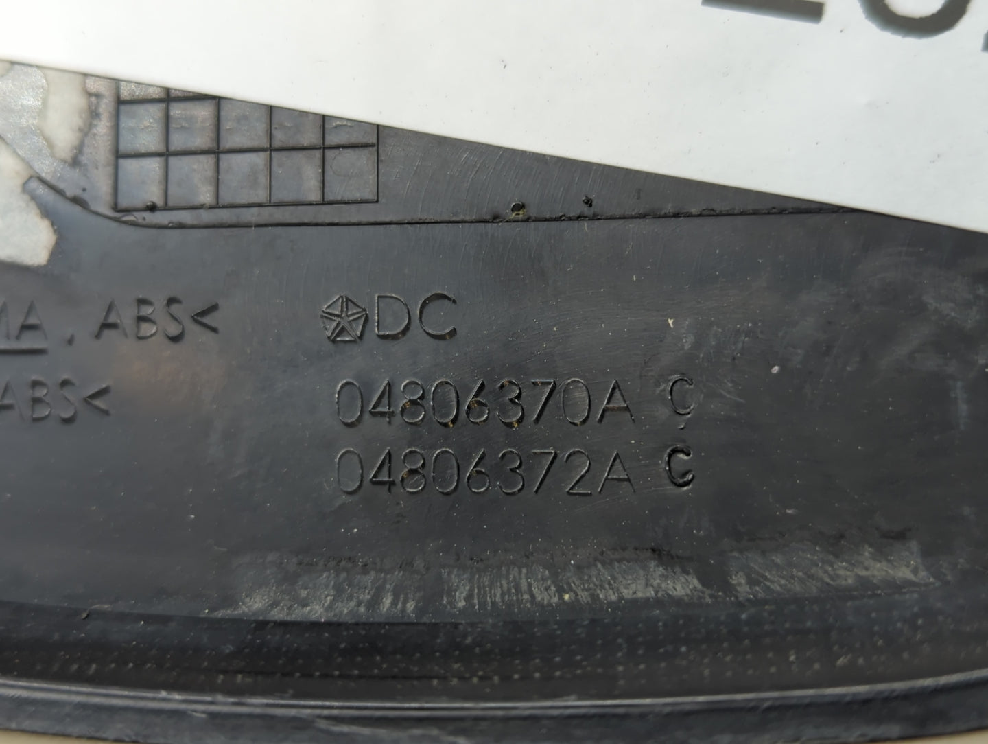 2008-2010 Chrysler 300 Tail Light Assembly Passenger Right OEM P/N:04806372AC 04806370A Fits Fits 2008 2009 2010 OEM Used Au